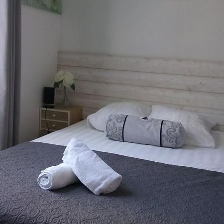 Maison De Ville Bed and Breakfast Magny-en-Vexin Exterior foto