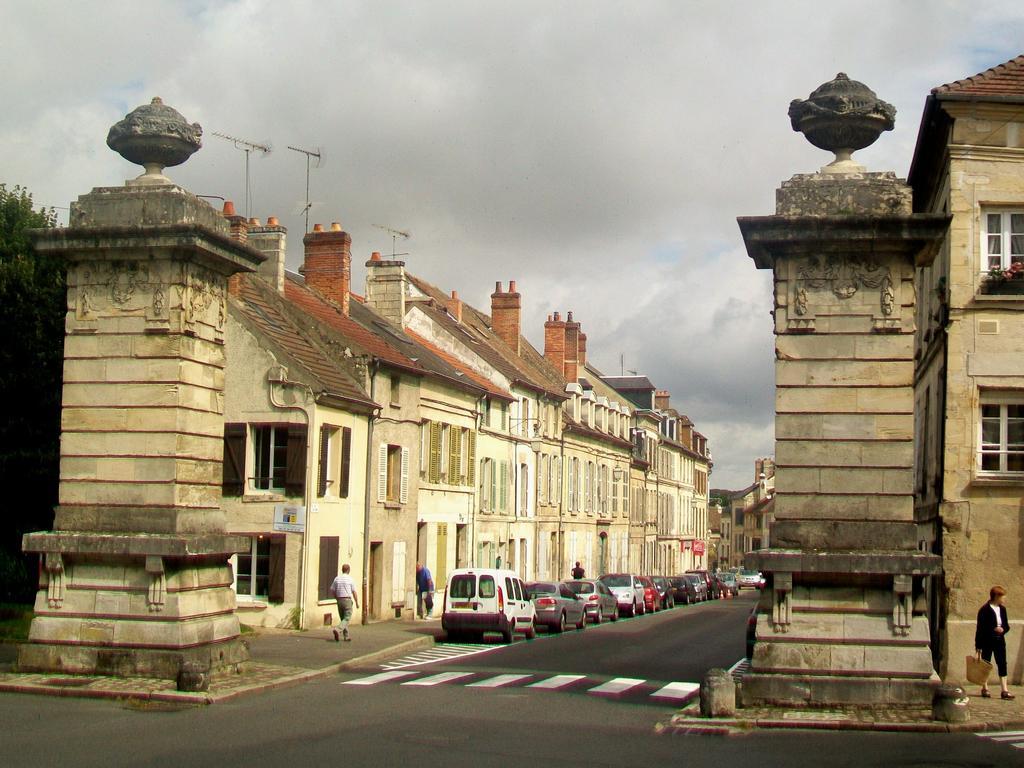 Maison De Ville Bed and Breakfast Magny-en-Vexin Exterior foto