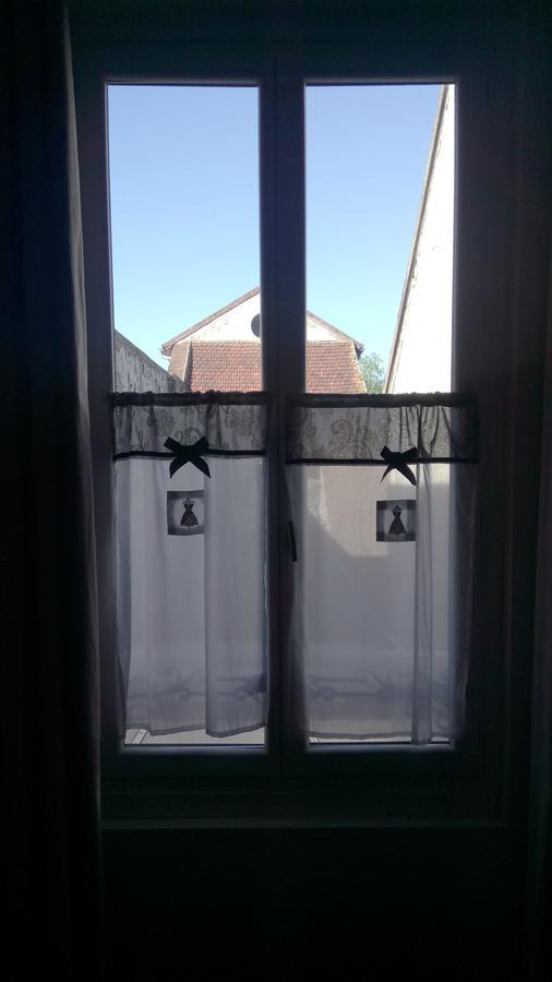 Maison De Ville Bed and Breakfast Magny-en-Vexin Exterior foto